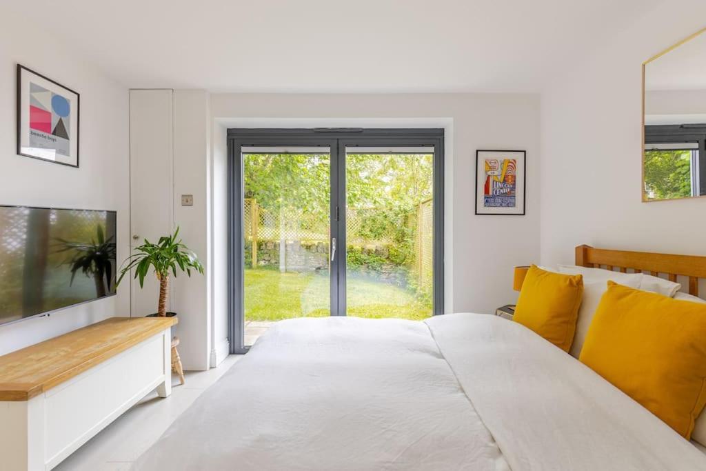 Cosy Cotswolds Retreat Near Bath & Castle Combe Διαμέρισμα Τσίπενχαμ Εξωτερικό φωτογραφία